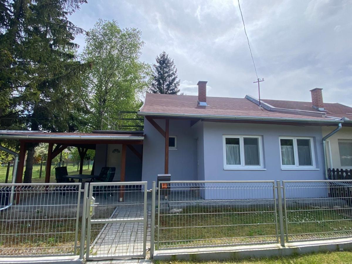 Eszter Apartman Villa Balatonmáriafürdő Esterno foto