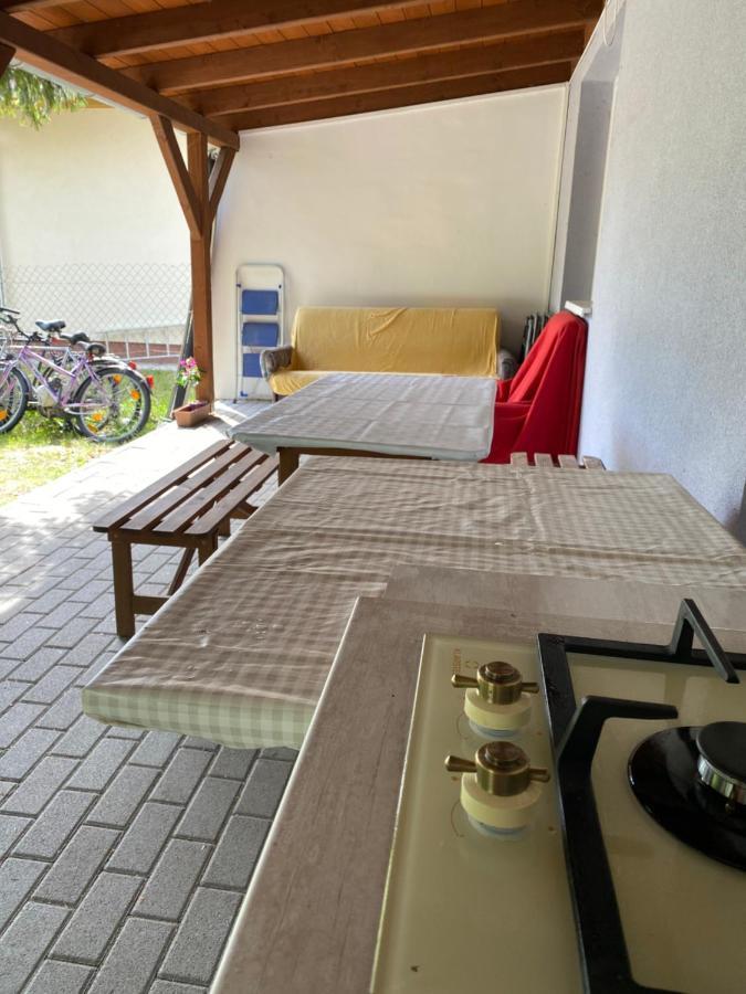 Eszter Apartman Villa Balatonmáriafürdő Esterno foto