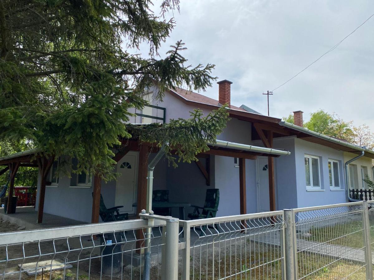 Eszter Apartman Villa Balatonmáriafürdő Esterno foto