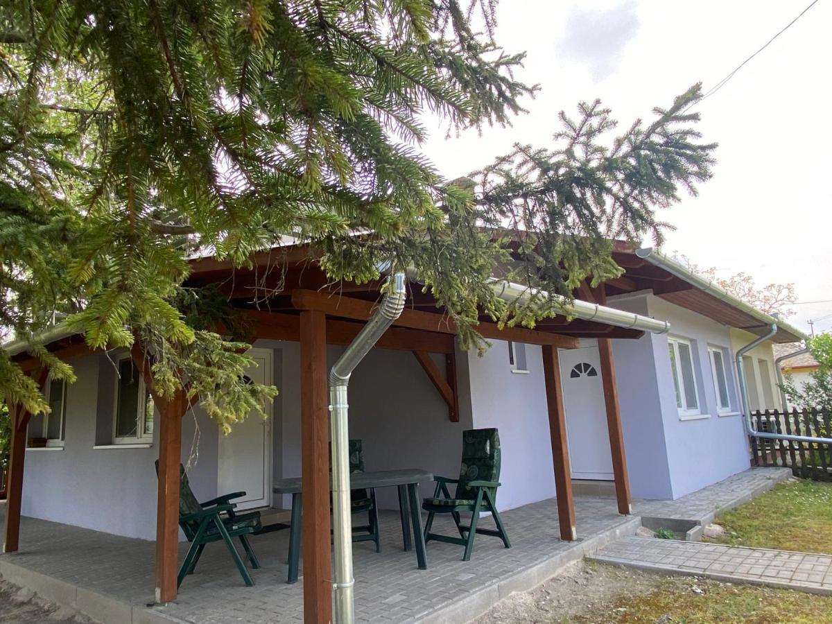 Eszter Apartman Villa Balatonmáriafürdő Esterno foto