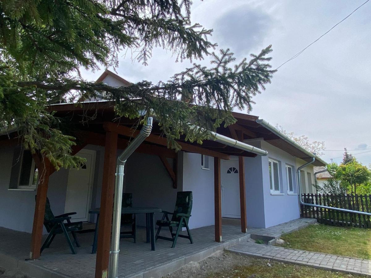 Eszter Apartman Villa Balatonmáriafürdő Esterno foto