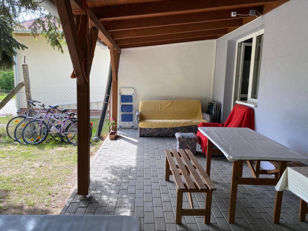 Eszter Apartman Villa Balatonmáriafürdő Esterno foto