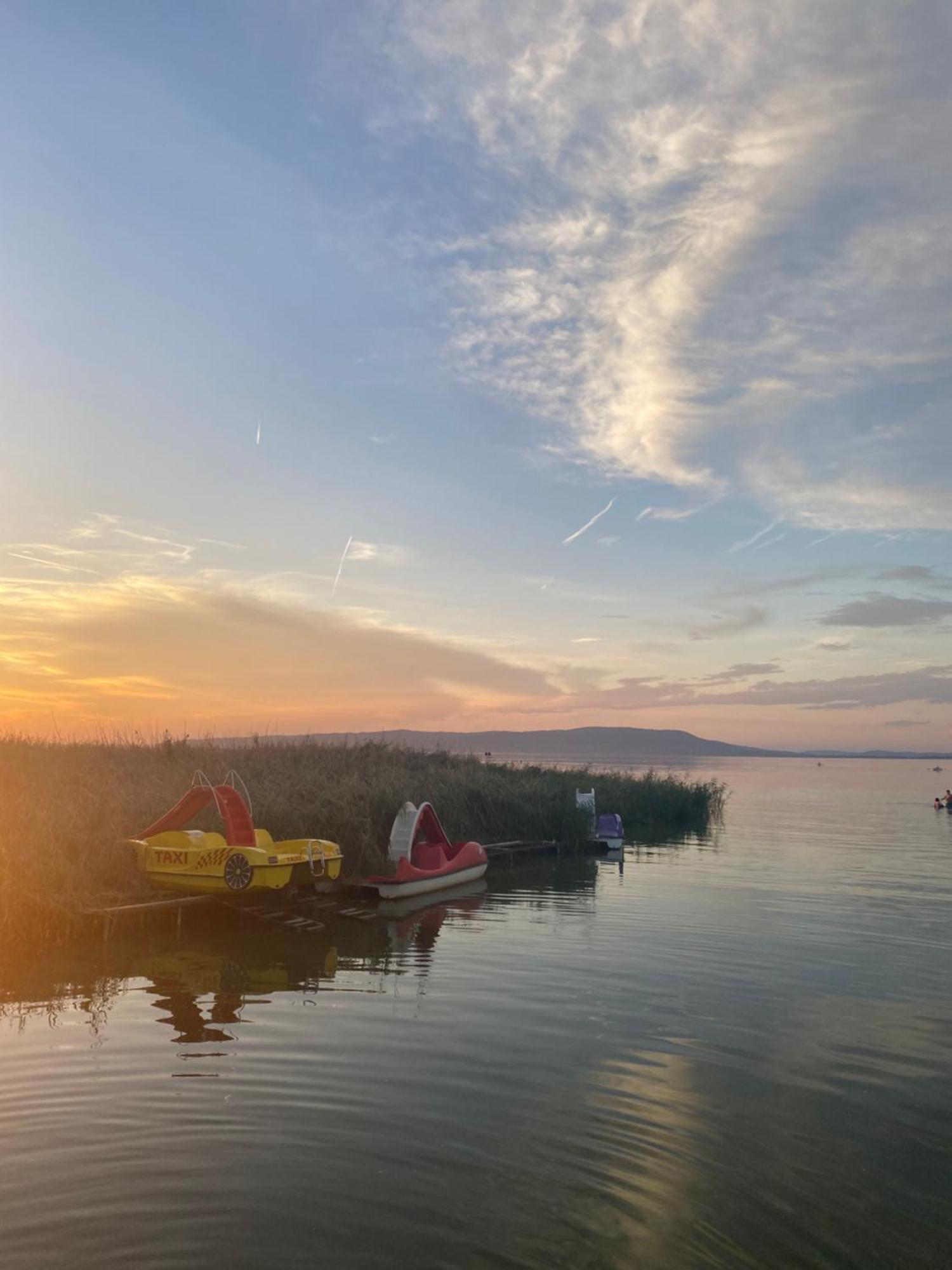 Eszter Apartman Villa Balatonmáriafürdő Esterno foto