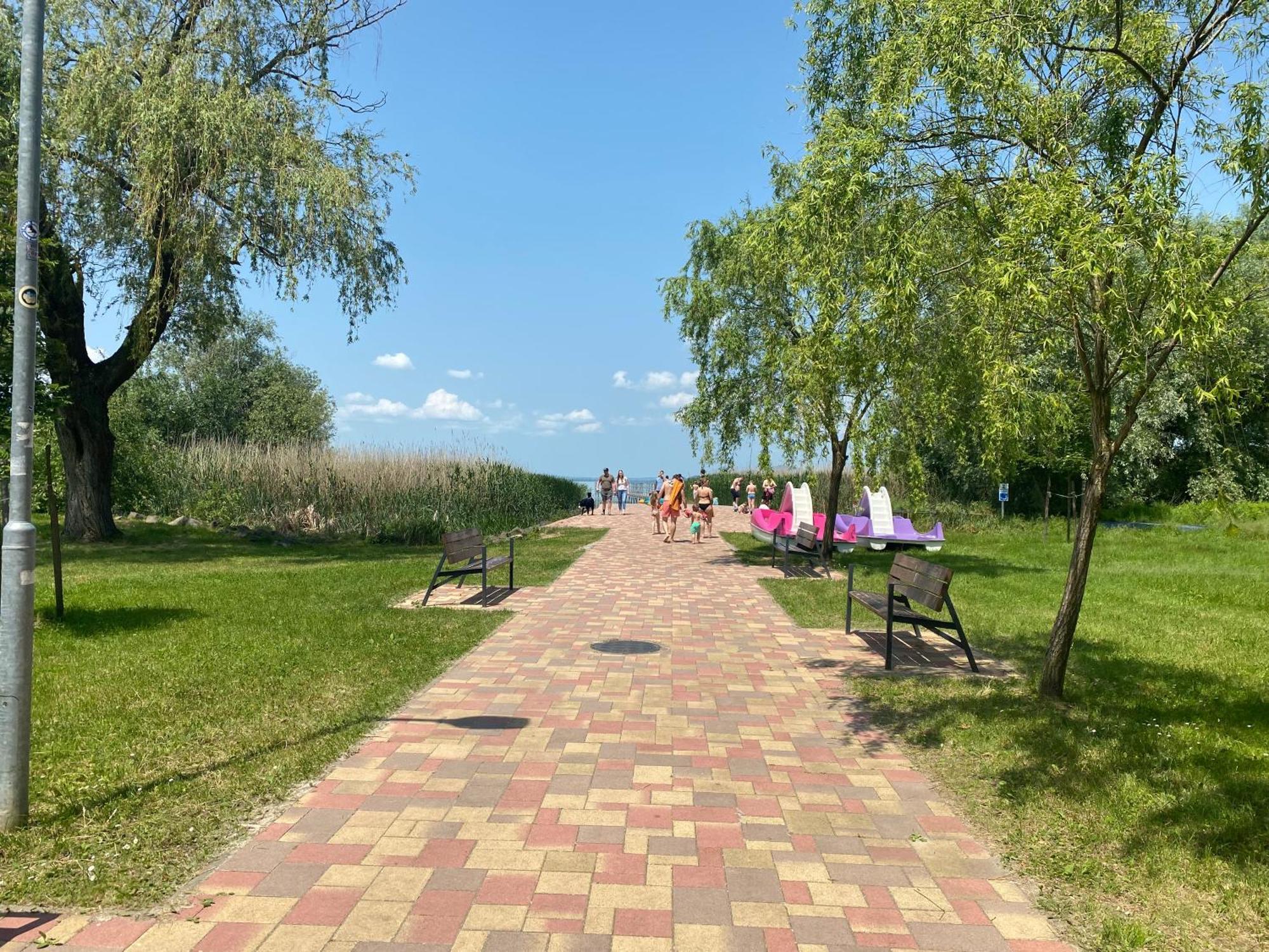 Eszter Apartman Villa Balatonmáriafürdő Esterno foto